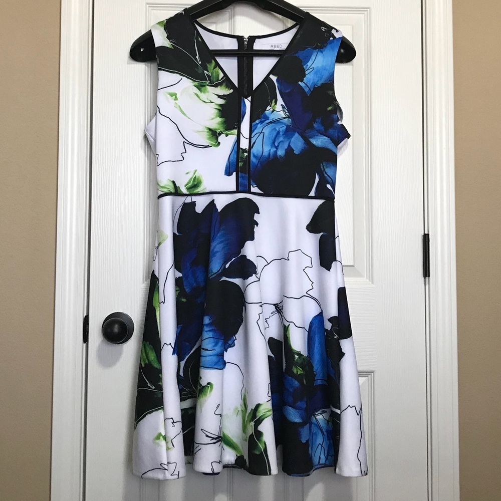 Spring/summer dress with floral design